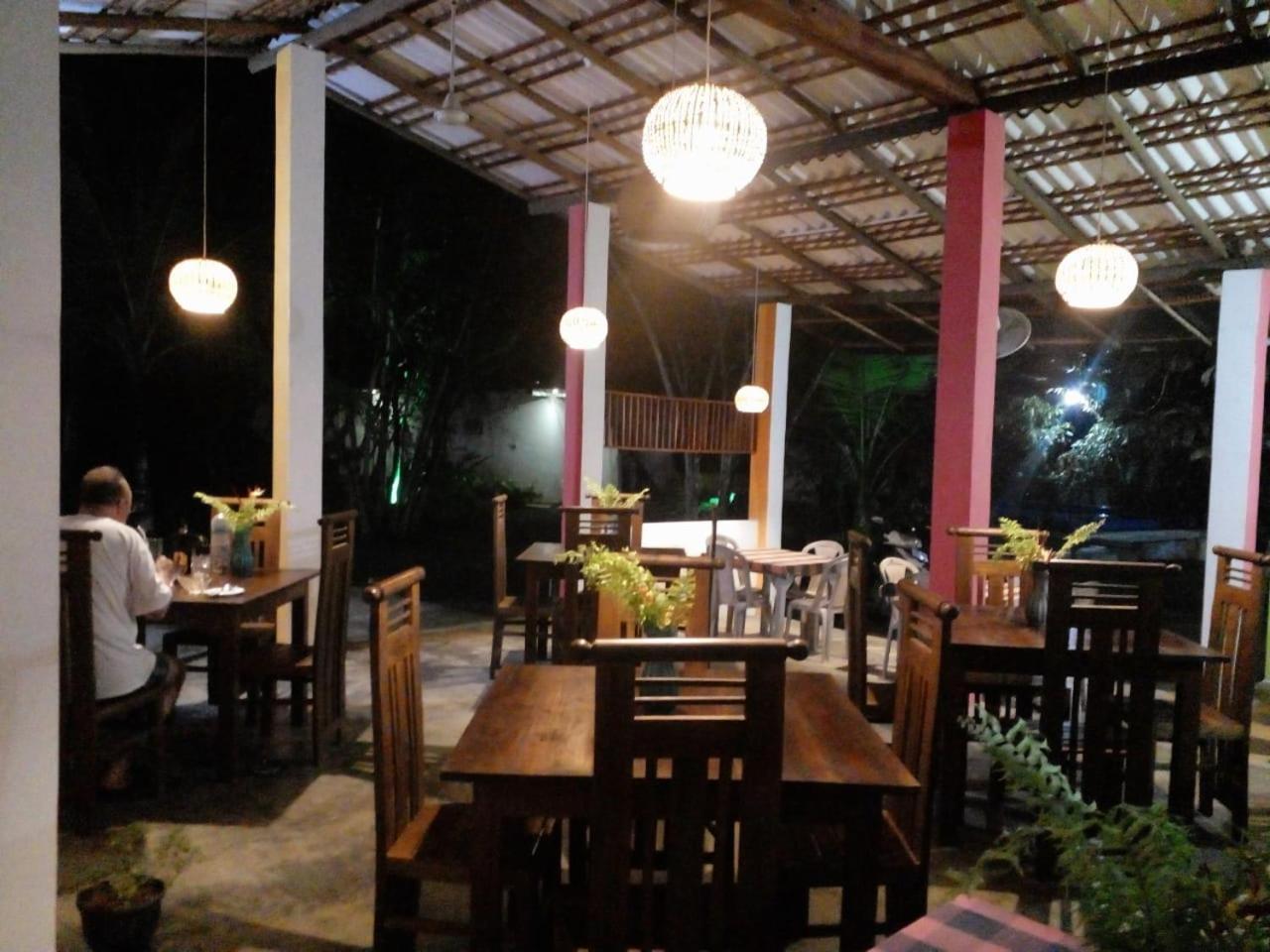 Jungle Restaurant And Villa 우나와투나 외부 사진